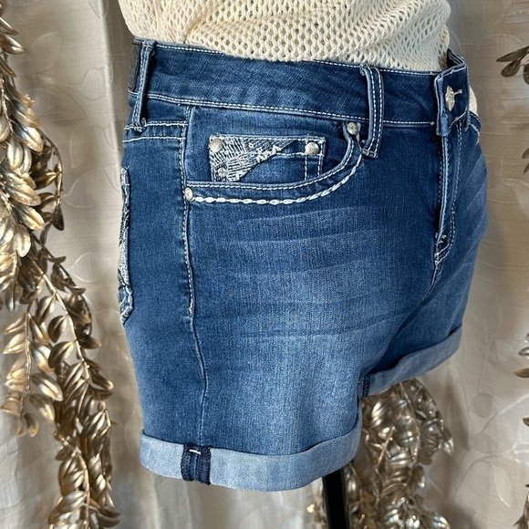 Love Indigo Blue Denim Shorts Size‎ 6 Cross Embroidery Rhinestones Cuffed - Picture 4 of 13